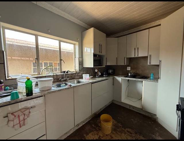 3 BEDROOM HOUSE FOR SALE IN VANDERBIJLPARK CW 5